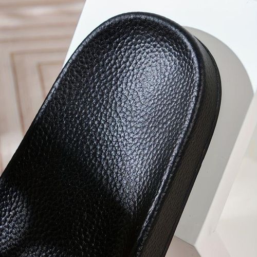 Pack Street & Gym Homme : Débardeurs, Écouteurs Sans Fil et Claquettes de Sport